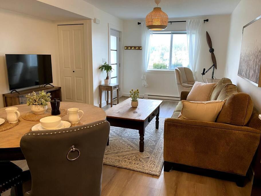 Cozy Lakeview Suite Victoria Buitenkant foto