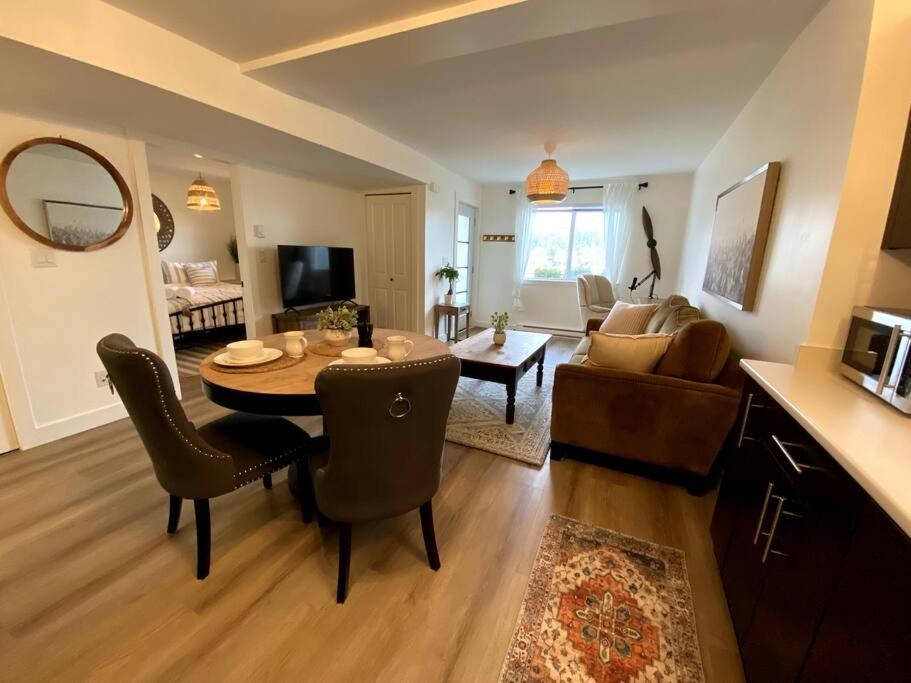 Cozy Lakeview Suite Victoria Buitenkant foto