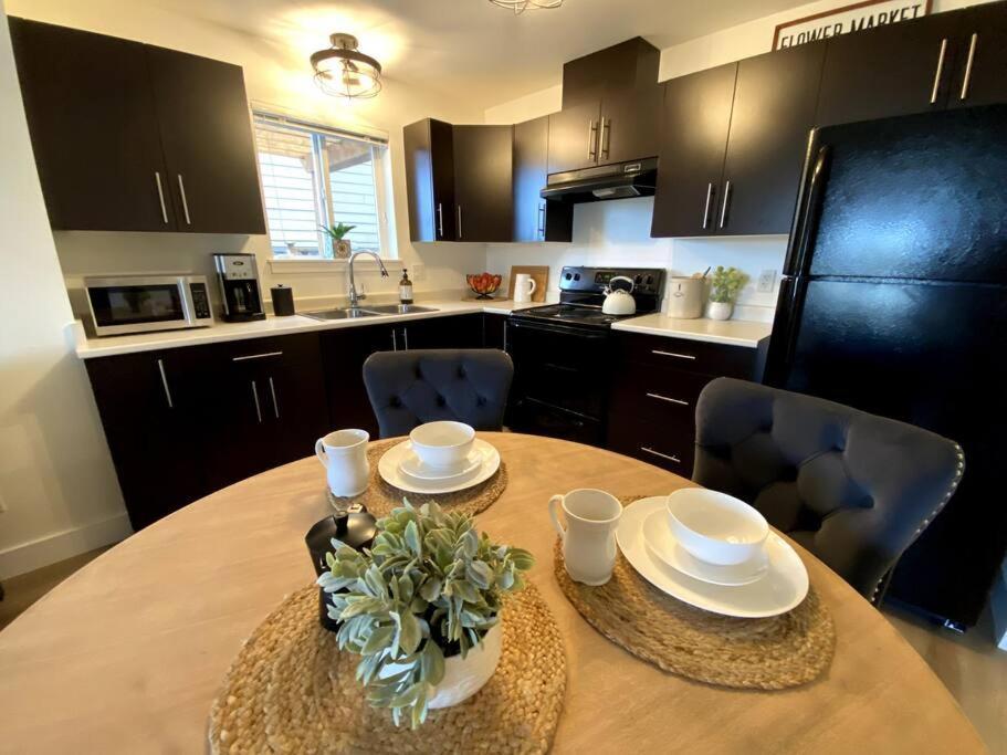 Cozy Lakeview Suite Victoria Buitenkant foto